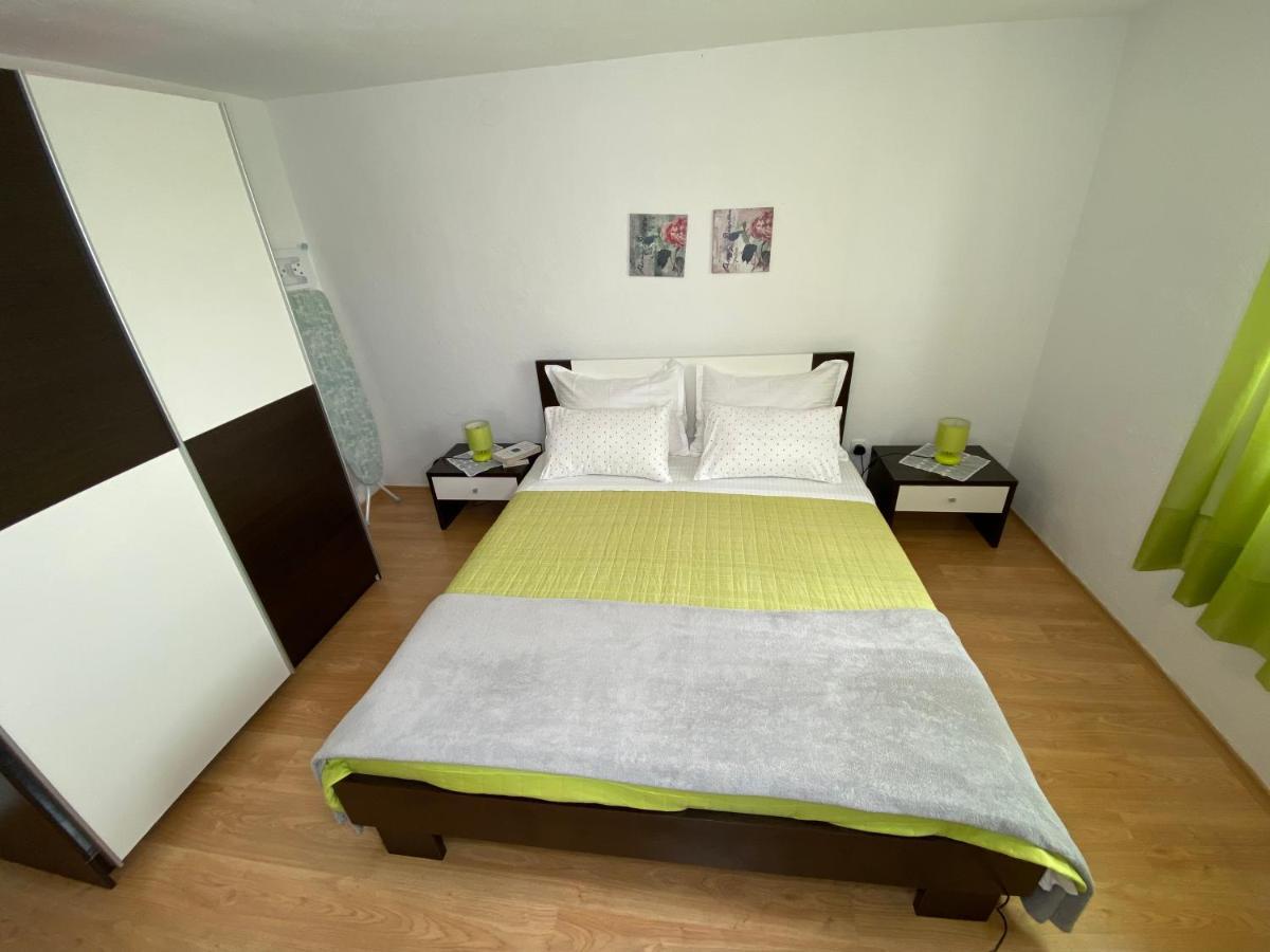 Apartment Carmen Trogir Exterior foto